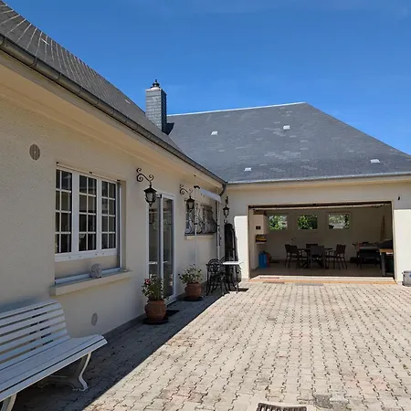 Des Lilas Villa *